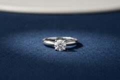 婚約指輪で失敗したくない男性へ｜予算相場・プロポーズ専用リング完全攻略